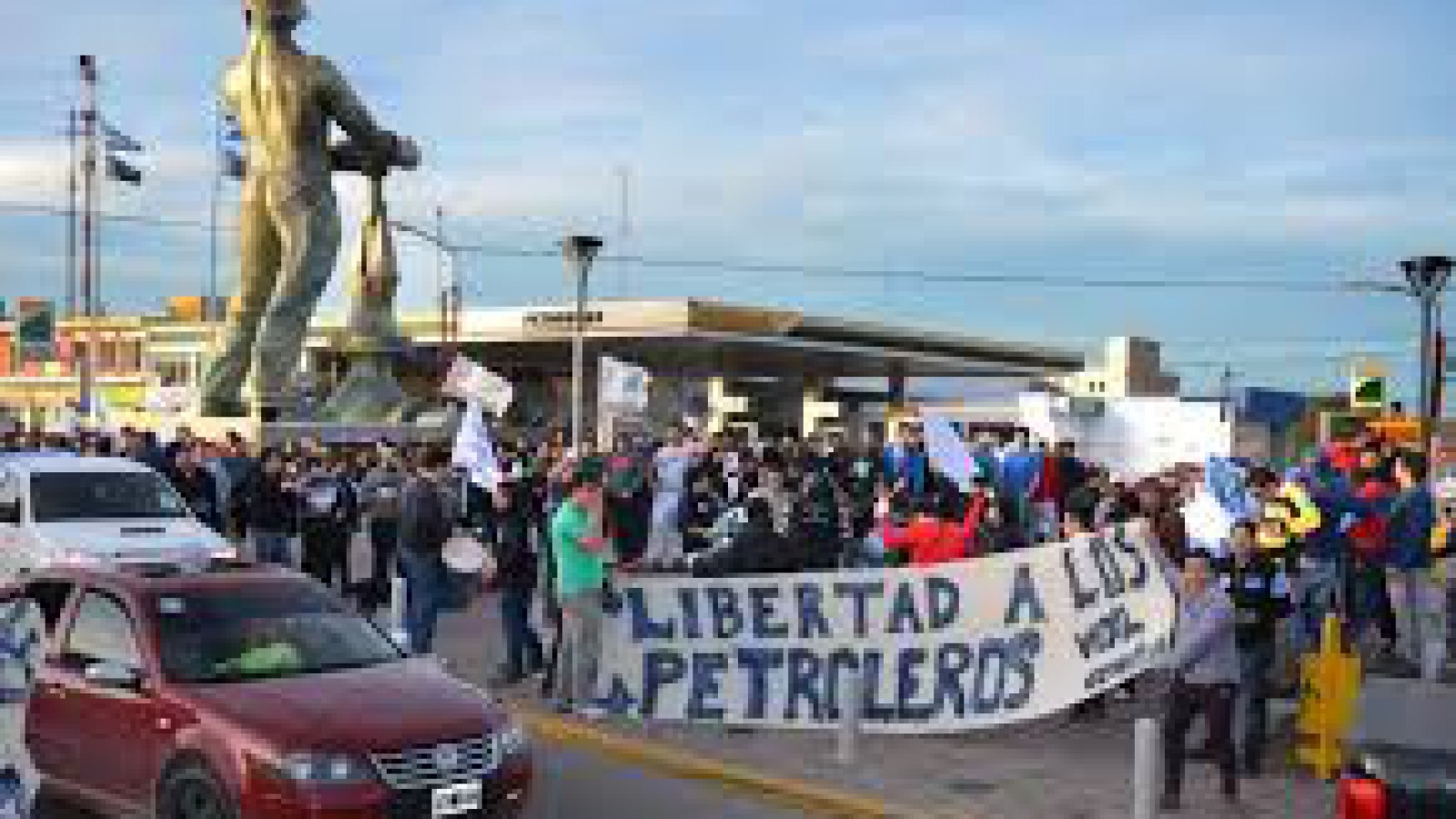 Otra vez, petroleros se movilizan para pedir liberación de Vidal